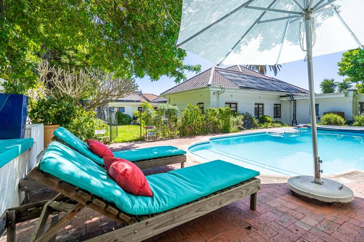 Gorgeous central family home, large pool & garden gallery image 4