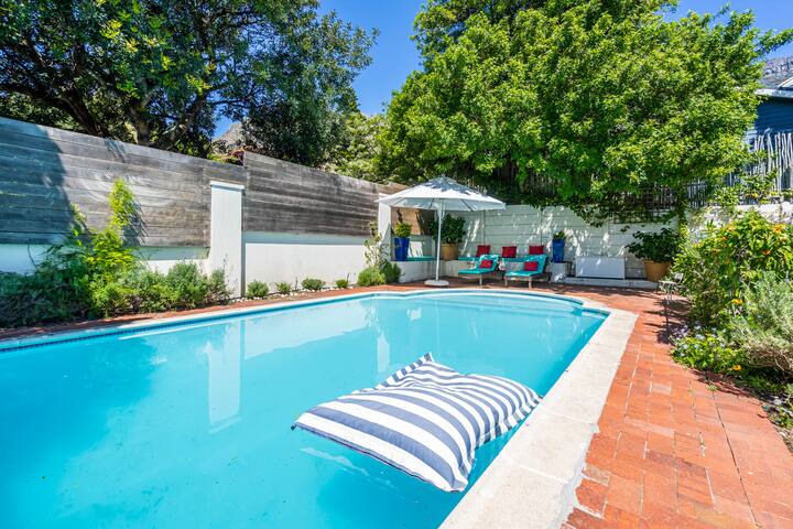 Gorgeous central family home, large pool & garden gallery image 3