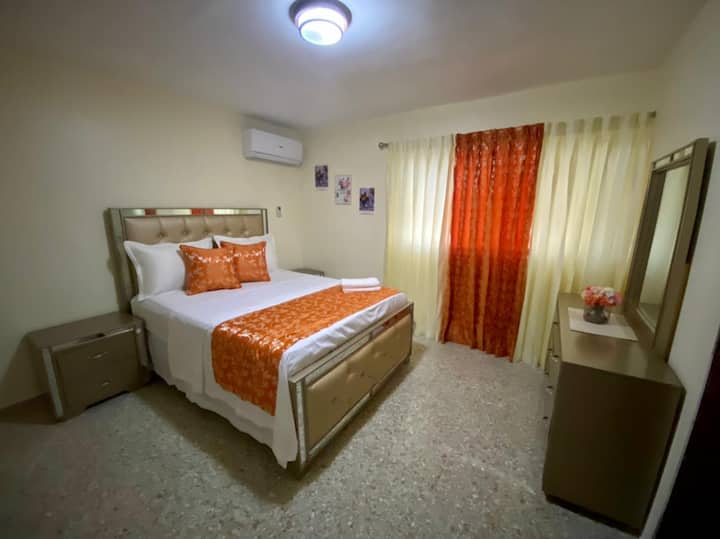 Მთავარი საძინებელი სააბაზანოთი 