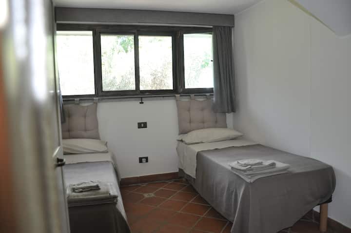 Dhomë gjumi 2