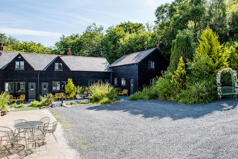 Ty Cornel Glyngynwydd Cottages