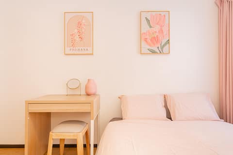 Shinjukuku . Shin-Okubo Station 6 mins by walk 102