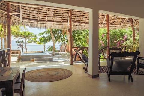 Private Beachfront Villa in Dongwe - Mr. Kahawa