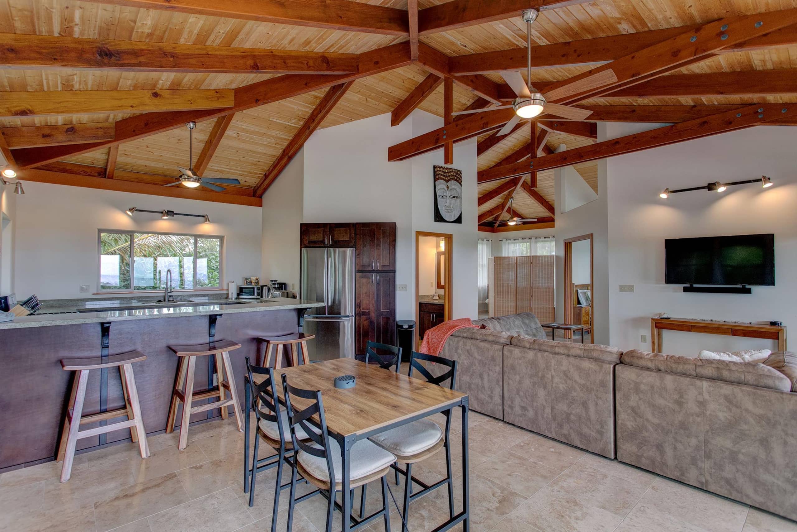 Home in Pahoa · ★4.94 · 2 bedrooms · 2 beds · 1.5 shared baths - Image 11