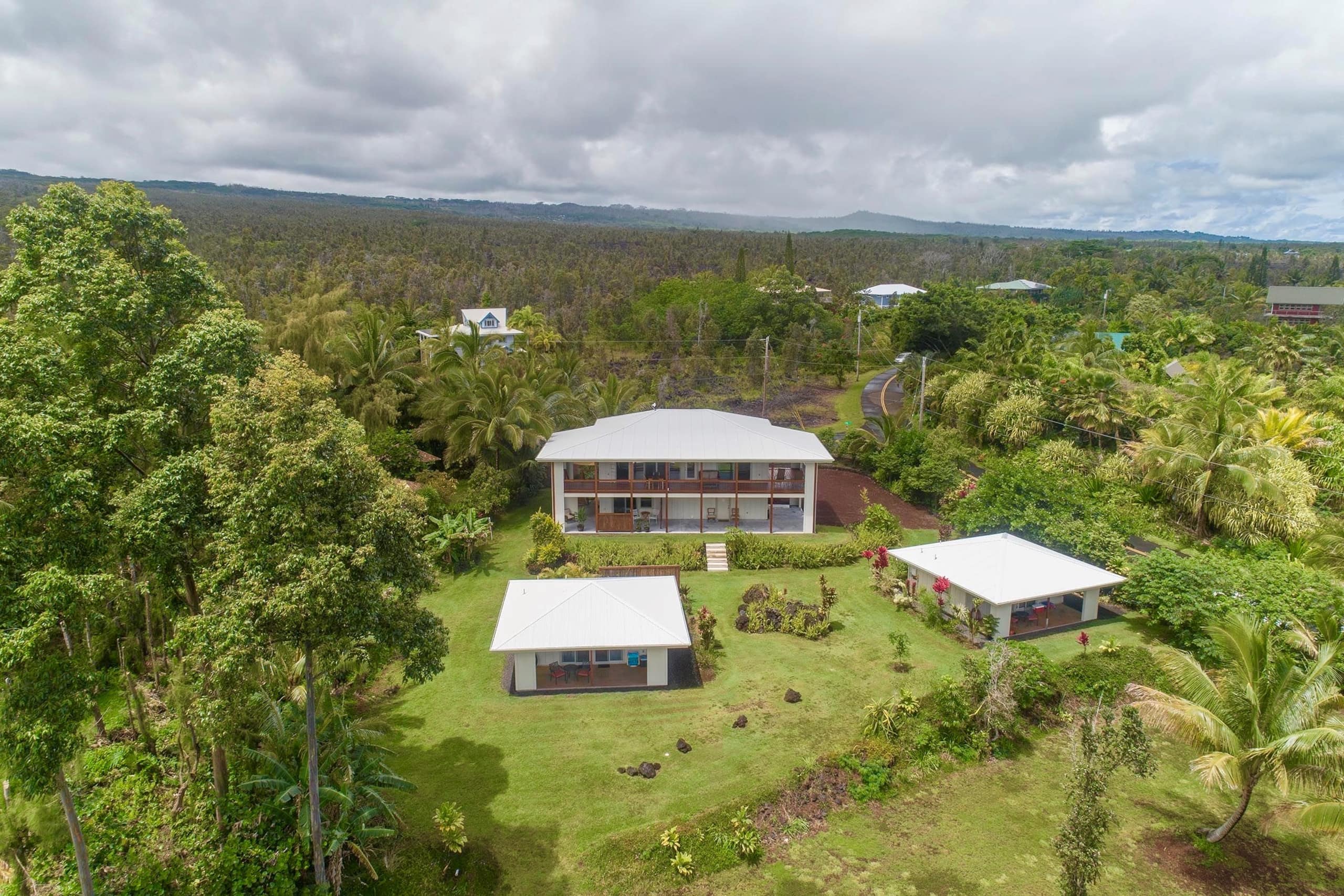 Home in Pahoa · ★4.94 · 2 bedrooms · 2 beds · 1.5 shared baths - Image 33