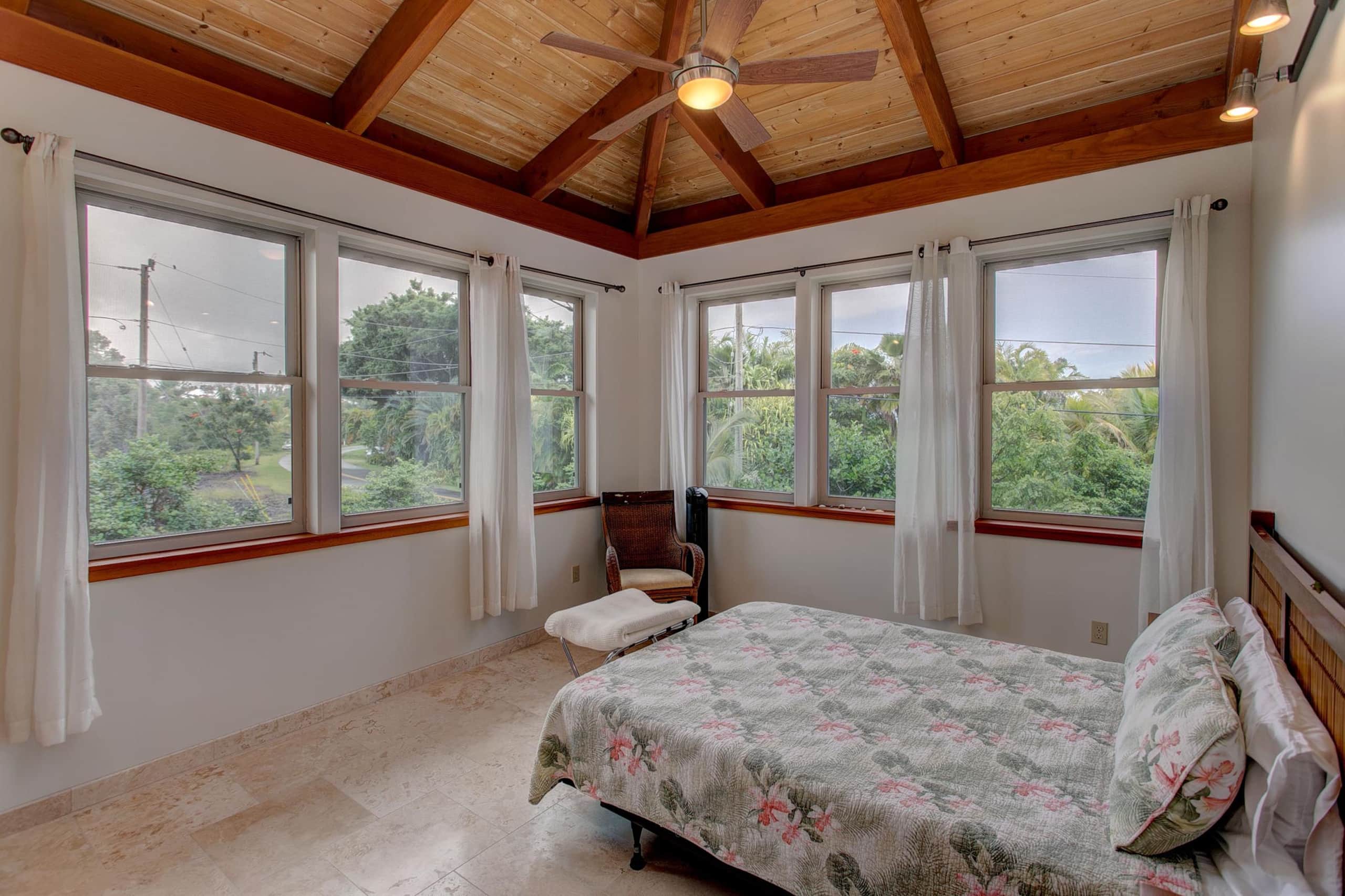 Home in Pahoa · ★4.94 · 2 bedrooms · 2 beds · 1.5 shared baths - Image 21