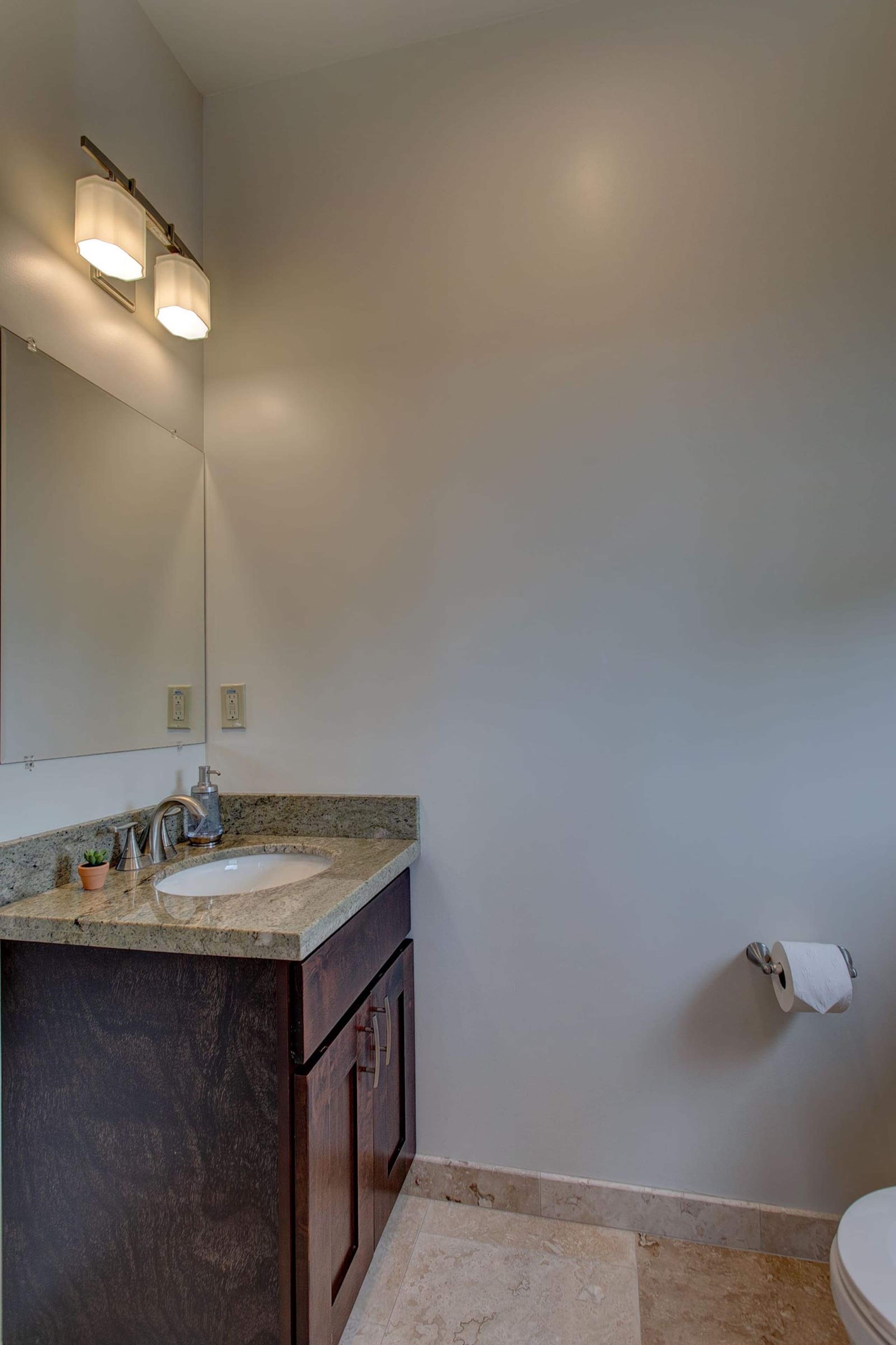 Home in Pahoa · ★4.94 · 2 bedrooms · 2 beds · 1.5 shared baths - Image 23