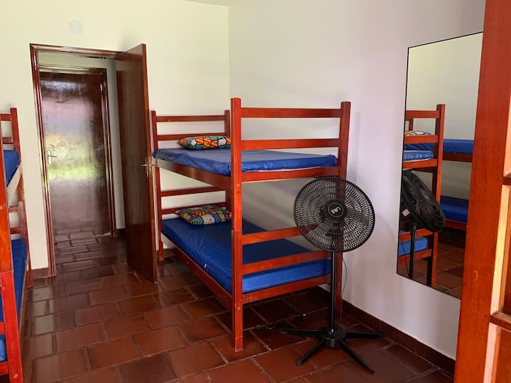 Chambre 2 - Salle de bain attenante 2 