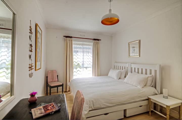 Главна спална соба, опции за кревет: 1 x брачен кревет или 2 x синглови