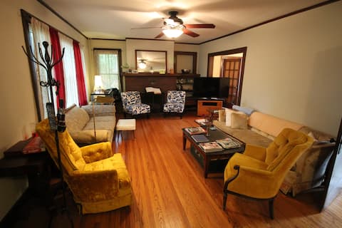 Sunny and Cozy Bedroom with Private Bath