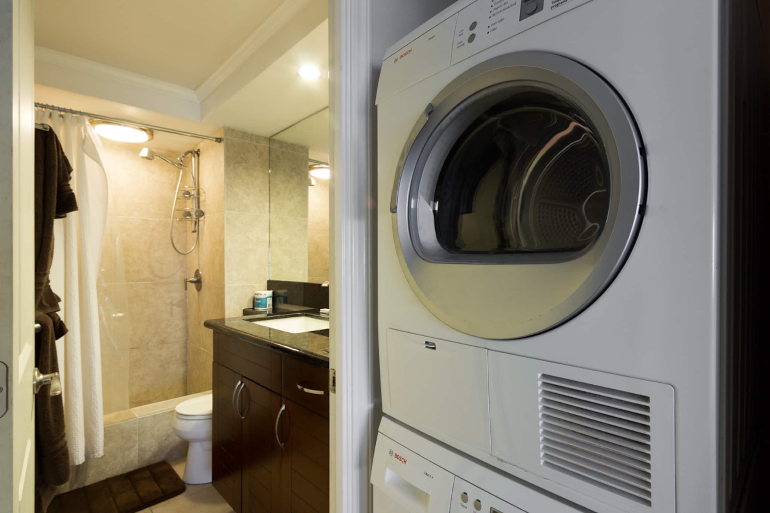 Condo in Honolulu · ★4.54 · Studio · 1 bed · 1 shared bath - Image 13