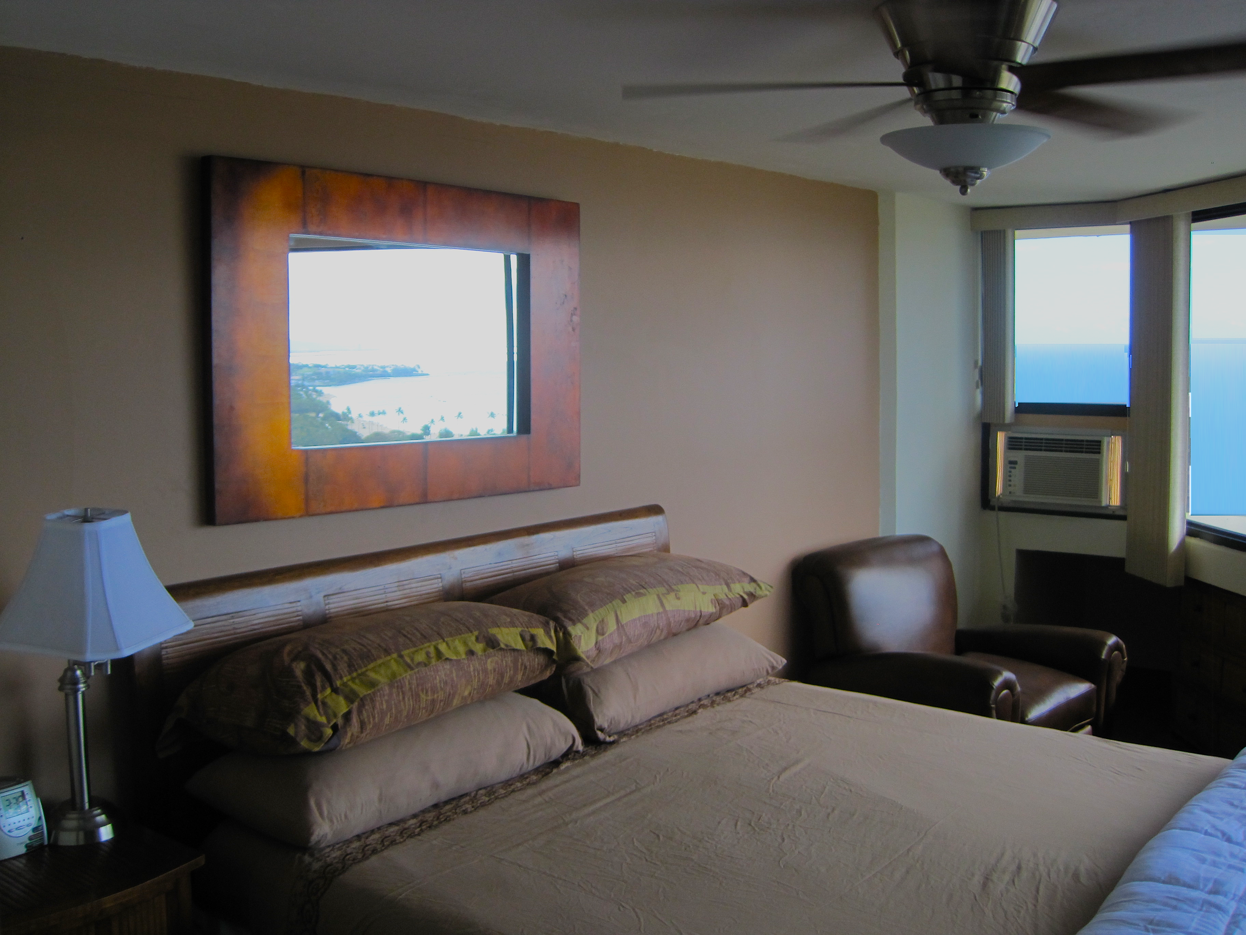 Condo in Honolulu · ★4.54 · Studio · 1 bed · 1 shared bath - Image 19