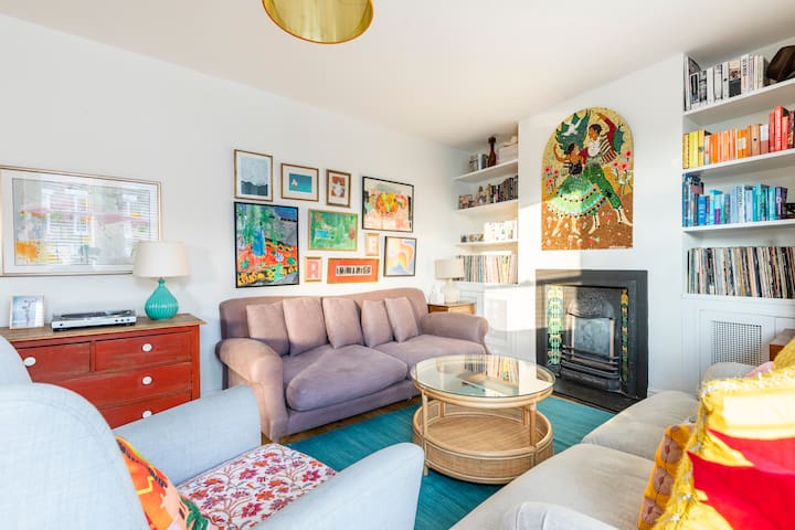 Stylish family home and garden for 7 in Brixton