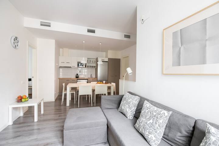 DELUXE THREE BEDROOM APARTMENT