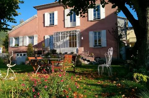 Nice studio in the Verdon
