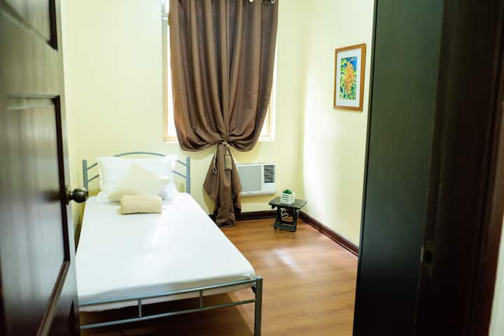 Room 3
With aircon
With extra single floor mattress