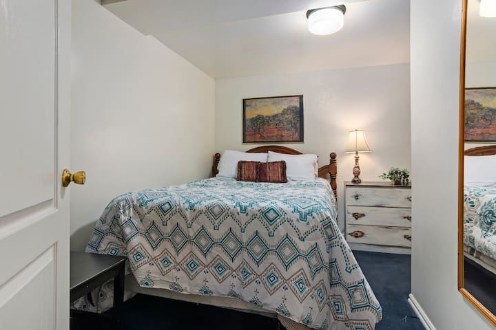 La terza camera da letto non ha una finestra. È molto bello e tranquillo.