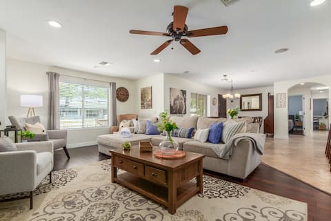 Top Airbnb: Family Oasis Home: Playset & Playroom in Phoenix