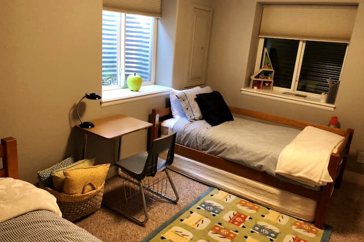 卧室2 -照片需要更新！ 1张标准双人床+ 1张单人床