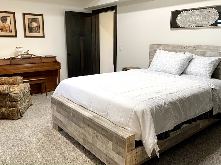 Მასტერ-საძინებელი ძირითად დონეზე