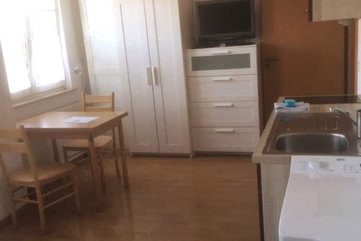 1-room Apartment Own Kitchen+bathroom Near Subway - Berlin