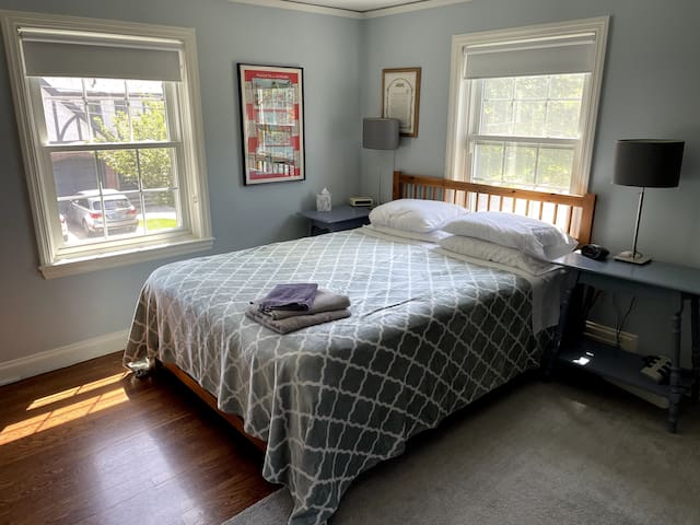 East Side near Brown U., restaurants, shops gallery image 5