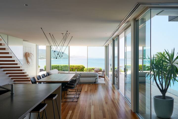 Coastline Property Wollongong managed Airbnb listing 1