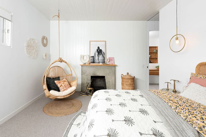 Seaview beach house . gallery image 5