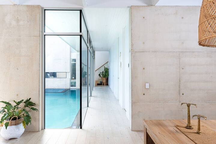 Seaview beach house . gallery image 4