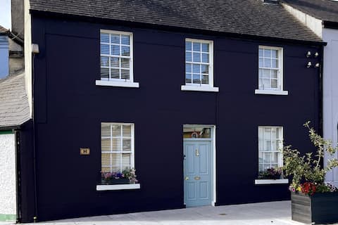 Cozy home in Birr Town center
3 bedrooms
Sleeps 6