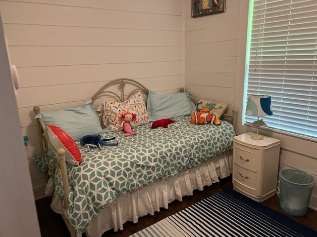 Troisième chambre.  Lit double avec gigogne