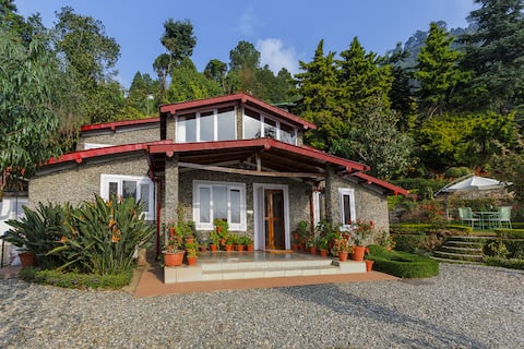 Garden Nest Villa | BBQ & Birds Await