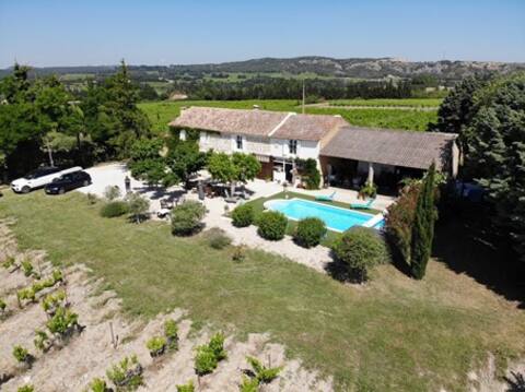Air-conditioned farmhouse in vineyard for exclusive use