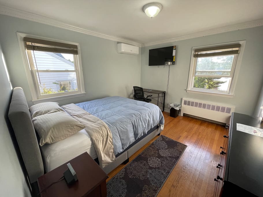 Private room & bath in Yonkers close to bus/train