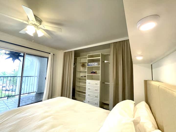 ห้องสวีทควีนไซส์ชั้น 2 
พร้อมระเบียง 