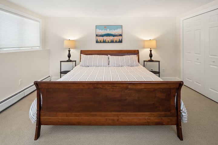 Primárna spálňa č.2 (aka "Trout") s manželskou posteľou King a vlastnou kúpeľňou