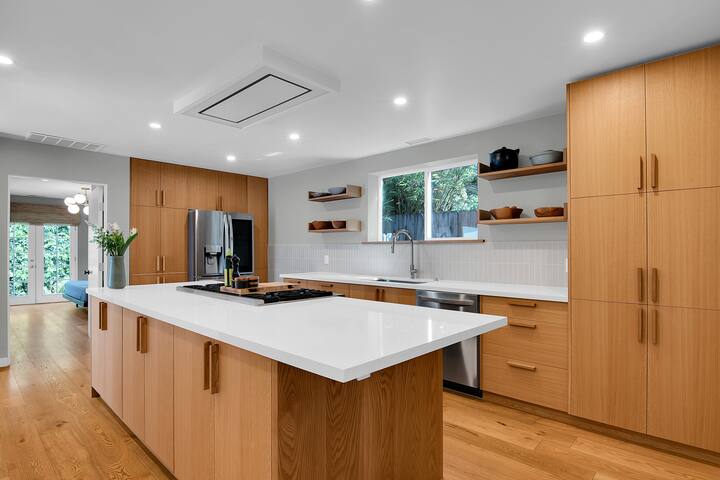 Fully Redone Private Home in SilverLake off Sunset gallery image 5