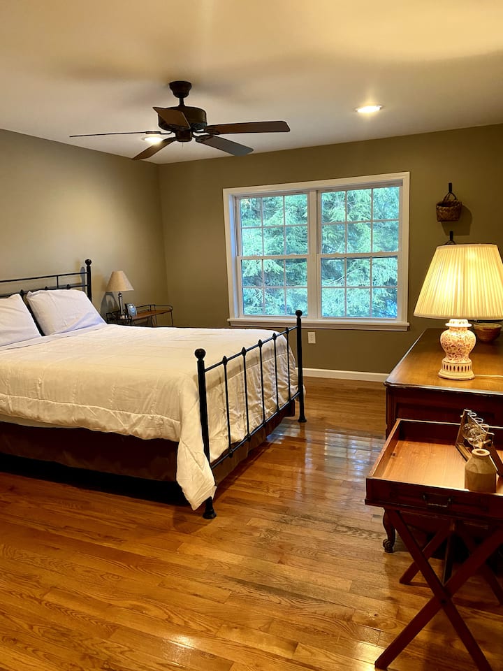 ห้องนอนชั้นสอง