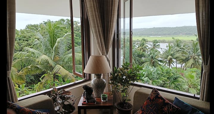Living room image 2