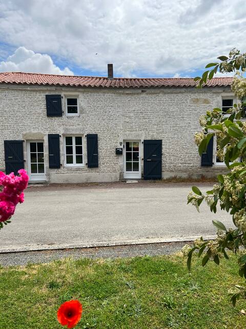 Renovated Charentaise House - Marais Poitevin