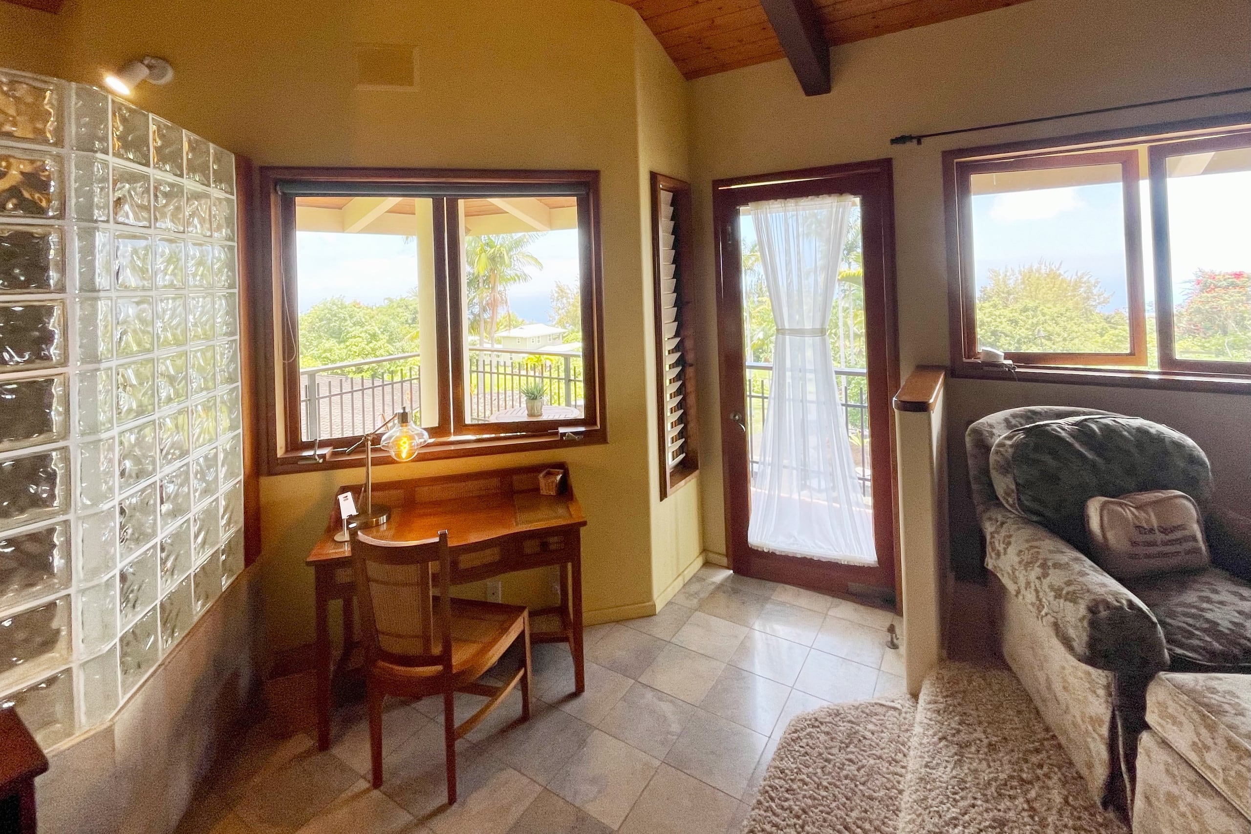 Luxury Pool, Oceanview, 7 acres of avos & fruit - Photo 11