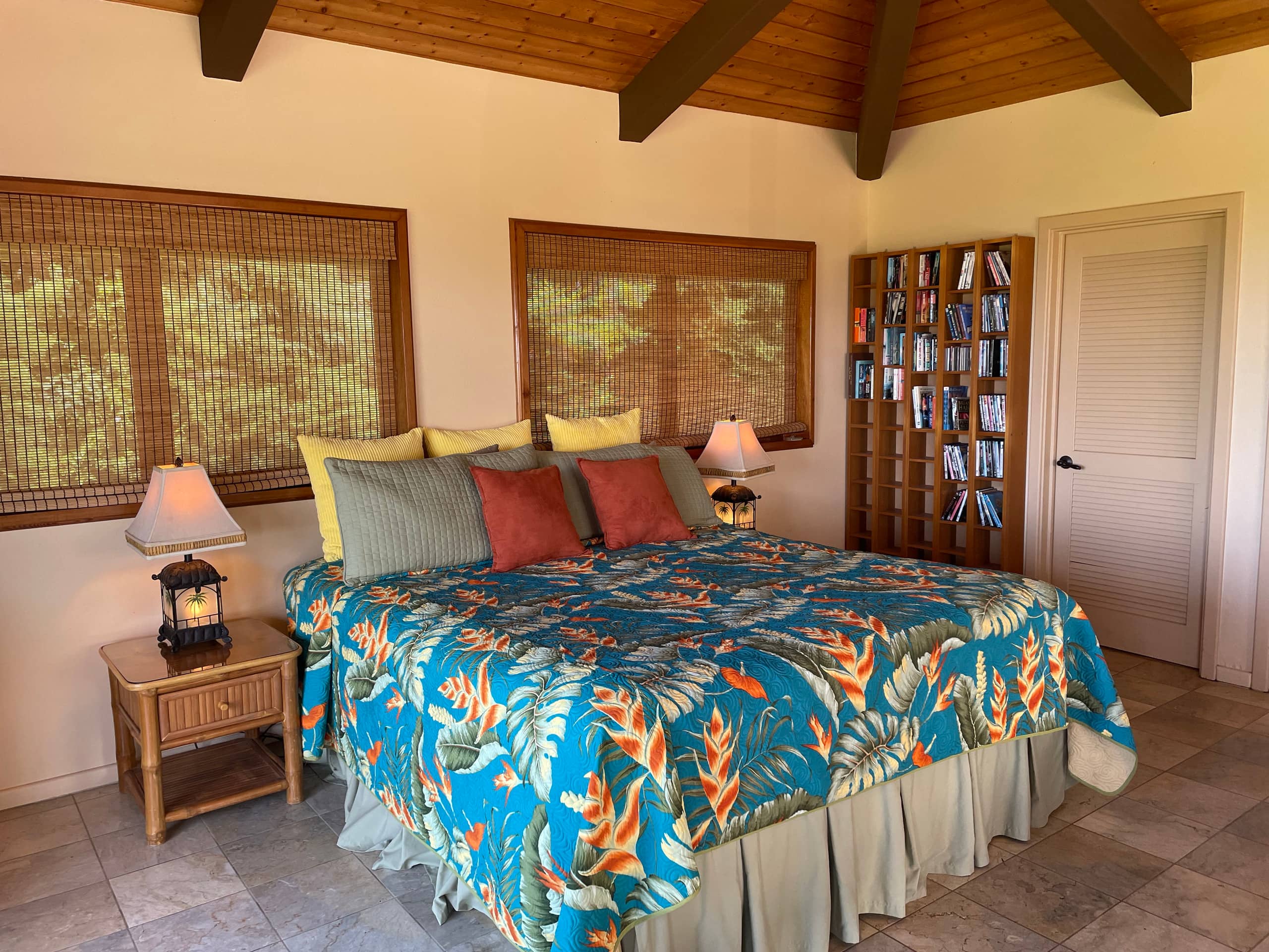 Luxury Pool, Oceanview, 7 acres of avos & fruit - Photo 13