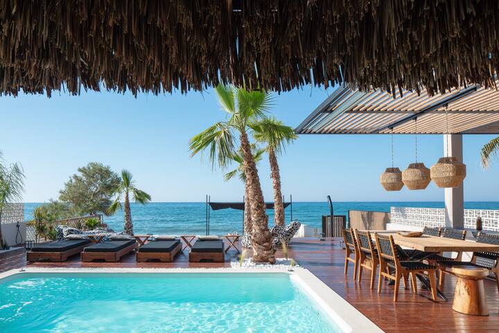 Luxury Beachside Living, a Step Away from Beach! gallery image 2