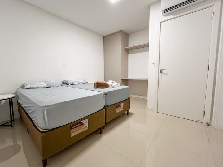 En suite 1 (dos camas individuales).