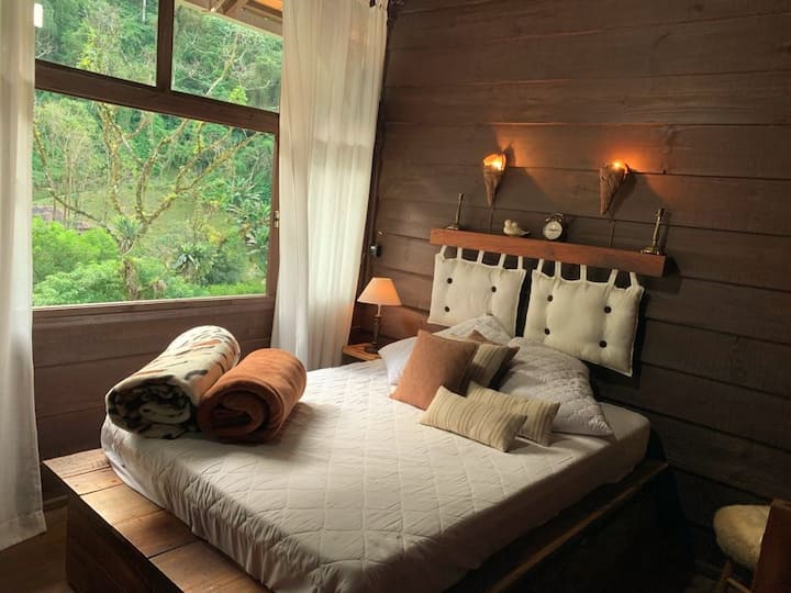 Dhoma 7 - me pamje nga ujëvara