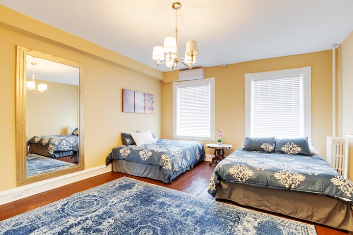 ห้องนอน #6 บนชั้น 4
ควีนไซส์ 2 คนนอนได้ 4 คน