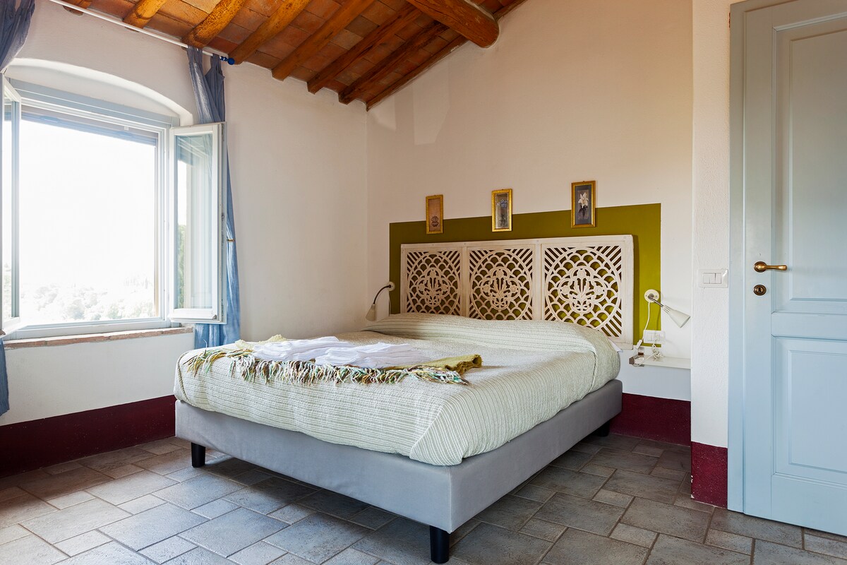 基安蒂的Poderi ：双人卧室