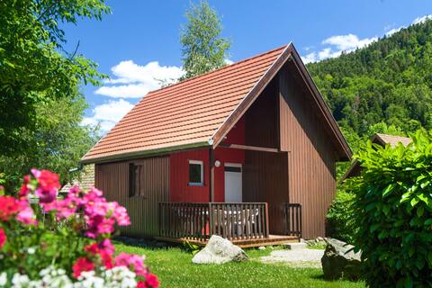 Classic chalet 4 people in a holiday village