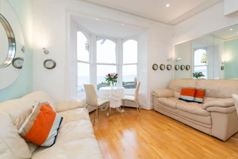 Top performing Airbnb: BEACH HOUSE: sleeps 14 right on Sea / Beach / Sand in Weymouth