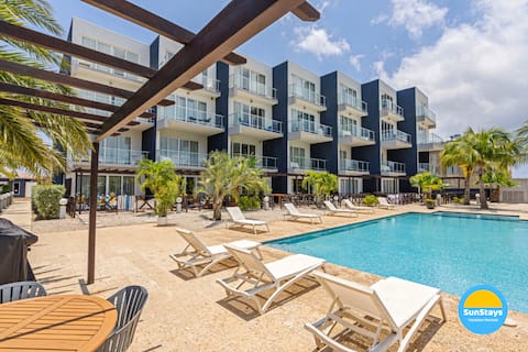 21-Guest Retreat on Palm Beach!